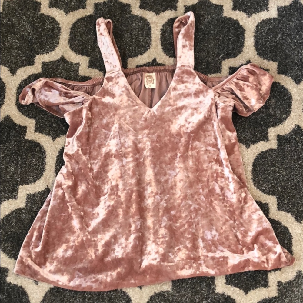 Libby Story off the shoulder velvet pink top